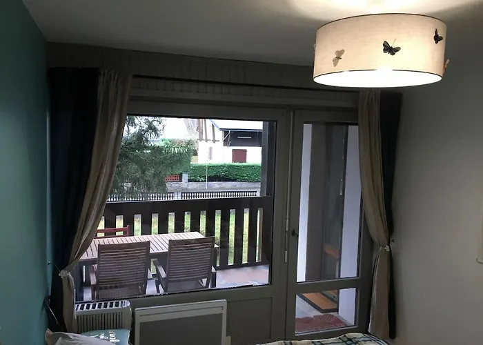 T2 Centre Village - Proximite Telecabine - Vue Montagne Plein Sud - Terrasse Couverte - Balcon - Chambre 1 Lit Double En 160 - Salon 1 Canape Convertible En 140 - Cuisine Separee